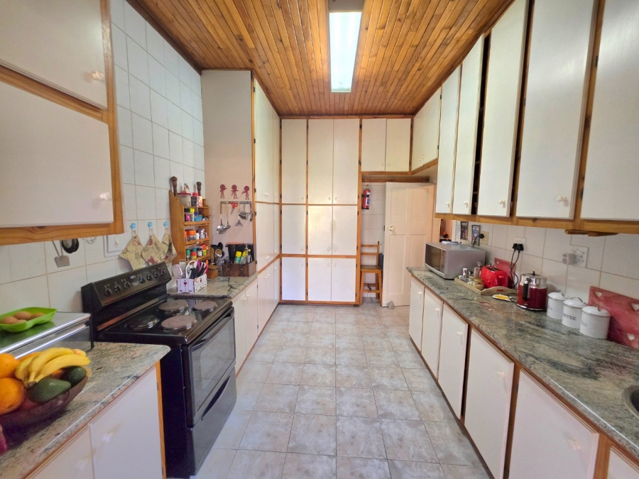 8 Bedroom Property for Sale in Bethlehem Free State